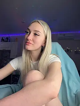 Snapshot of Good__Girl_ chatting on 05-02-26, 08:14 Good Girl online show from 05-02-26, 08:14