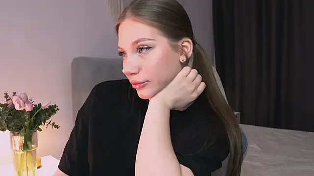 MiaKeler online show from 04-04-26, 08:59