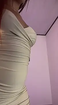 jesica  simpson online show from 11-21-25, 01:43