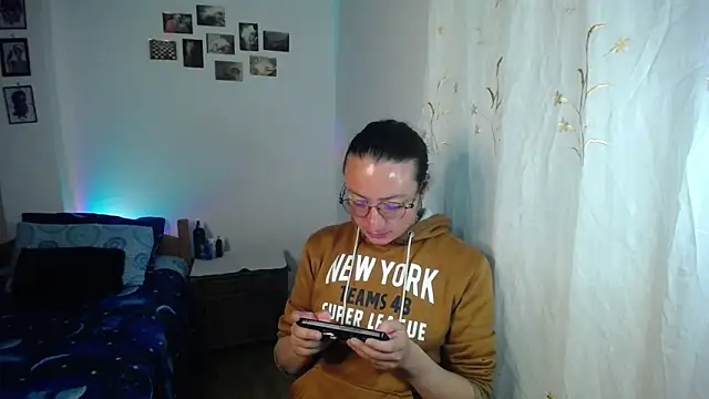 Snapshot of monkeywillwhite chatting on 02-08-26, 12:52 monkeywillwhite online show from 02-08-26, 12:52