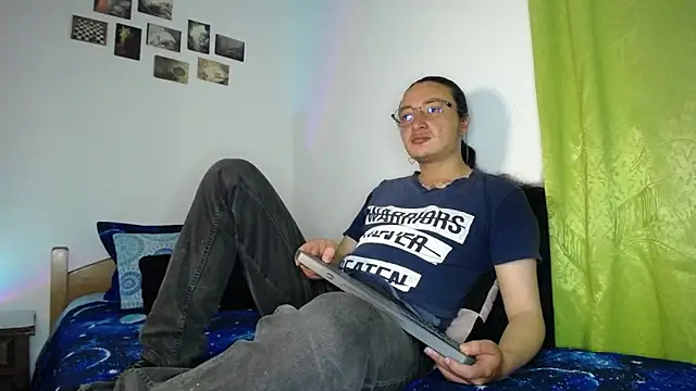 Snapshot of monkeywillwhite chatting on 11-30-25, 03:51 monkeywillwhite online show from 11-30-25, 03:51