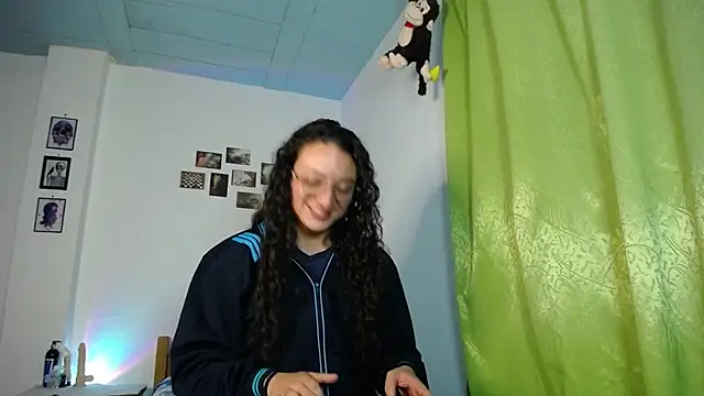 Snapshot of monkeywillwhite chatting on 11-03-25, 12:05 monkeywillwhite online show from 11-03-25, 12:05