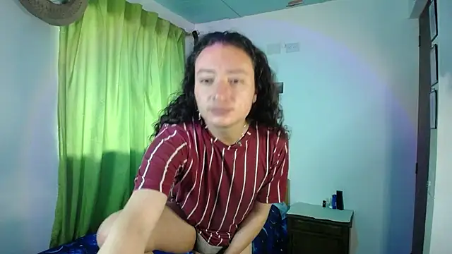 Snapshot of monkeywillwhite chatting on 10-10-25, 03:35 monkeywillwhite online show from 10-10-25, 03:35