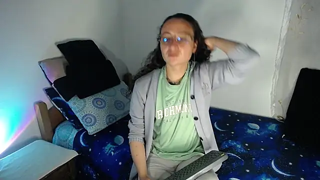 Snapshot of monkeywillwhite chatting on 02-26-26, 03:39 monkeywillwhite online show from 02-26-26, 03:39