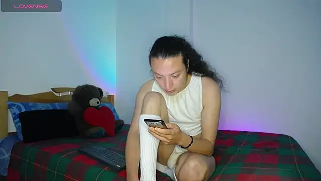 Snapshot of monkeywillwhite chatting on 12-22-24, 03:55 monkeywillwhite online show from 12-22-24, 03:55