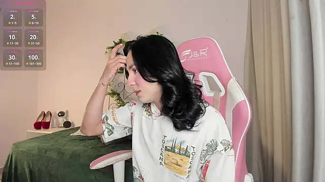 Jiggly   online show from 10-11-25, 01:17
