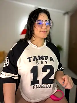 Lia flowers online show from 11-20-25, 01:17