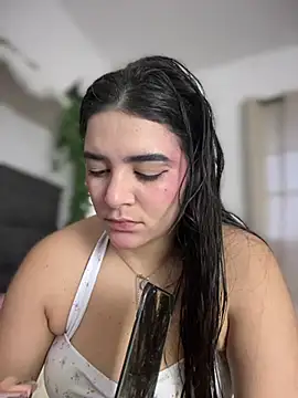 Lia flowers online show from 03-22-25, 11:09