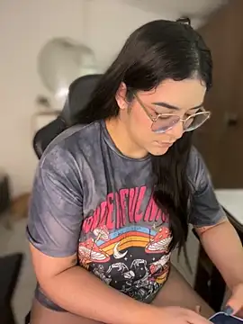 Lia flowers online show from 11-14-25, 11:19