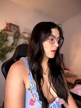 Lia flowers online show from 09-14-25, 12:55