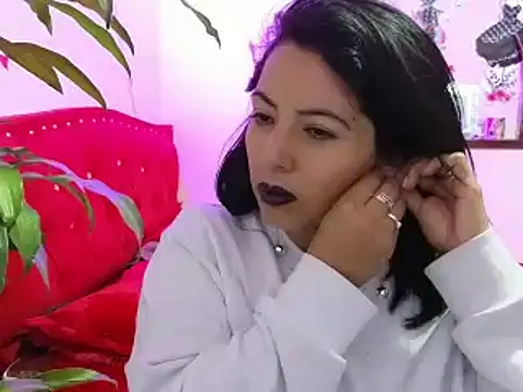 Snapshot of Mariana_collins99 chatting on 03-12-25, 12:04 Mariana collins99 online show from 03-12-25, 12:04