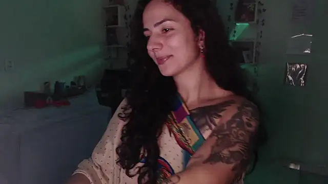 Snapshot of BeellyDance chatting on 06-16-26, 06:08 BeellyDance online show from 06-16-26, 06:08