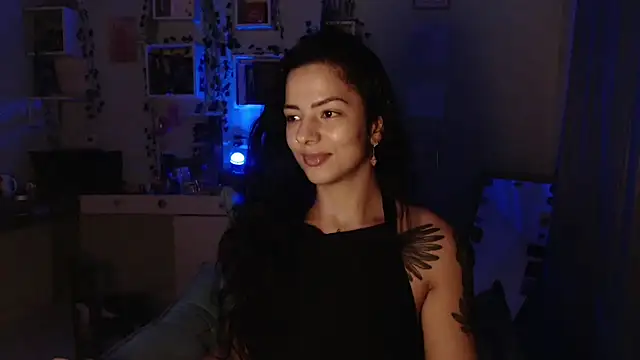 Snapshot of BeellyDance chatting on 05-09-26, 11:52 BeellyDance online show from 05-09-26, 11:52