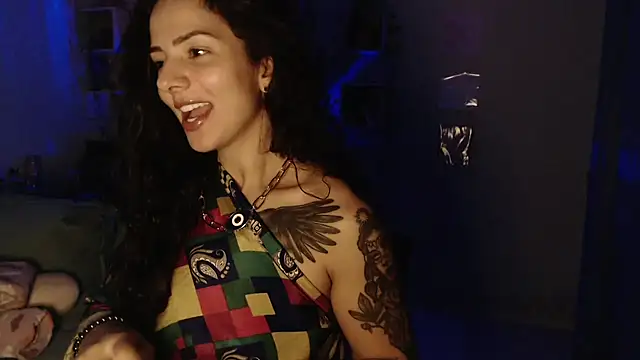 Snapshot of BeellyDance chatting on 06-16-26, 01:38 BeellyDance online show from 06-16-26, 01:38