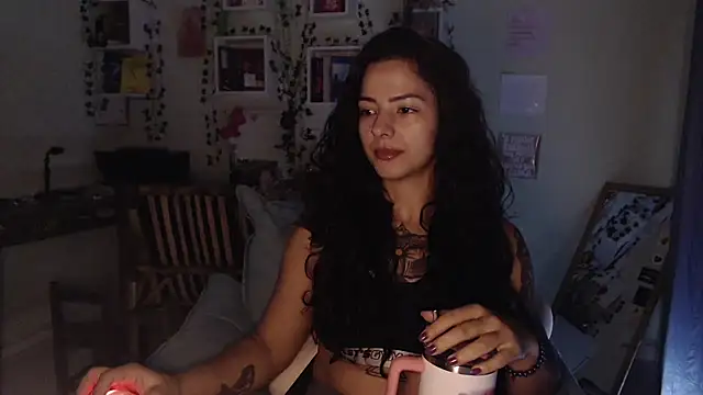 Snapshot of BeellyDance chatting on 04-26-26, 12:24 BeellyDance online show from 04-26-26, 12:24