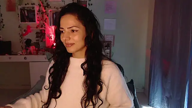 Snapshot of BeellyDance chatting on 05-15-26, 04:05 BeellyDance online show from 05-15-26, 04:05