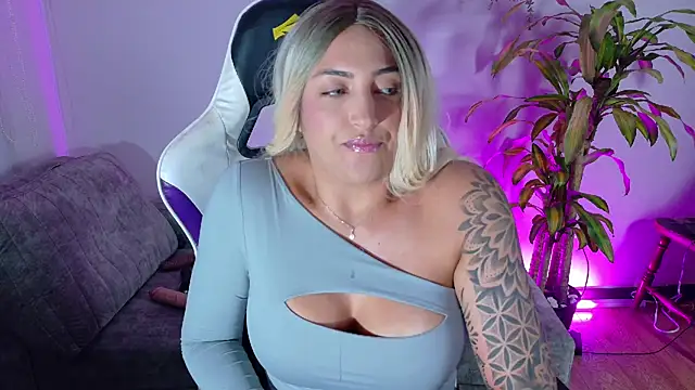 a belladanger online show from 10-25-25, 01:38