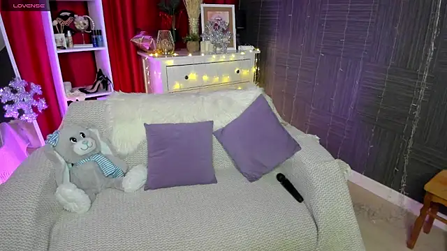 Queen baby online show from 12-31-24, 02:40