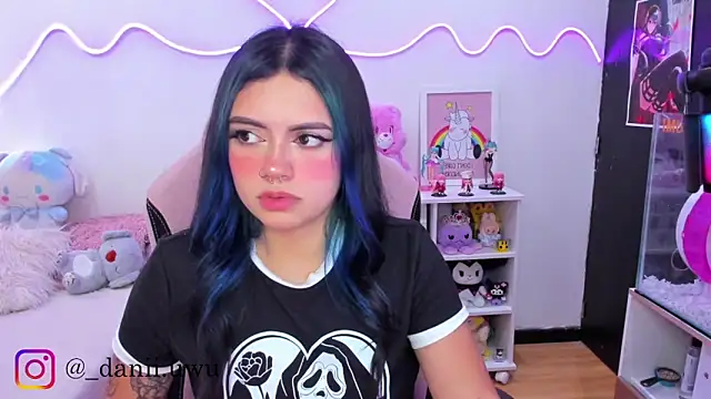 CuteDani  online show from 09-10-25, 09:03