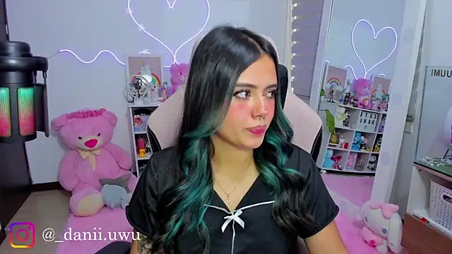 CuteDani  online show from 04-15-26, 03:16