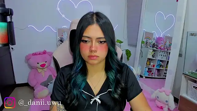 CuteDani  online show from 04-01-26, 03:52