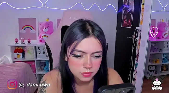 CuteDani  online show from 02-05-25, 06:37