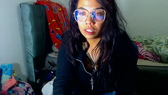 AmaraRoberts420 online show from 12-14-25, 01:56