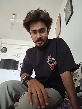 Snapshot of Instant_charger@xh chatting on 05-20-26, 05:04 Instant chargerxh online show from 05-20-26, 05:04
