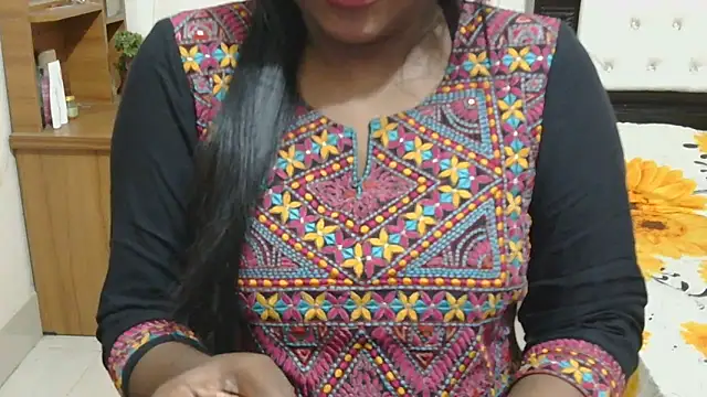 Snapshot of esita_1212 chatting on 12-18-25, 02:38 esita 1212 online show from 12-18-25, 02:38