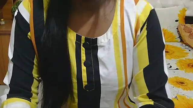 Snapshot of esita_1212 chatting on 11-20-25, 12:55 esita 1212 online show from 11-20-25, 12:55