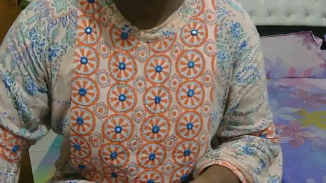 Snapshot of esita_1212 chatting on 01-15-26, 03:32 esita 1212 online show from 01-15-26, 03:32