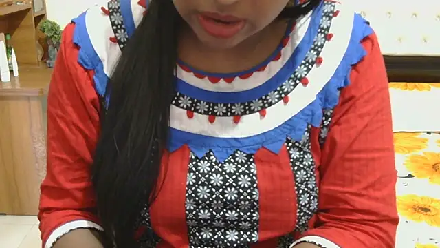 Snapshot of esita_1212 chatting on 12-05-25, 04:33 esita 1212 online show from 12-05-25, 04:33