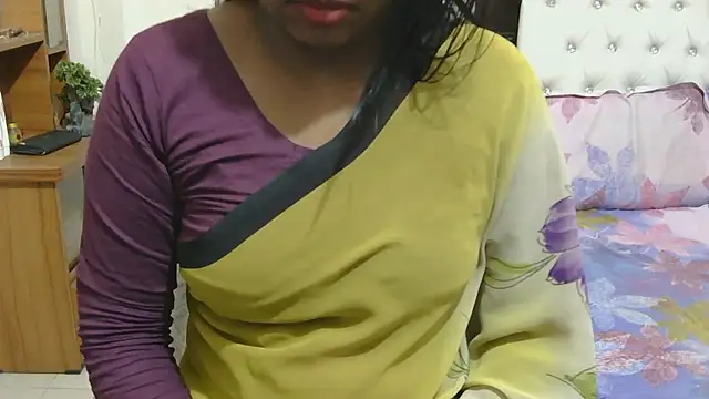 Snapshot of esita_1212 chatting on 01-14-26, 01:31 esita 1212 online show from 01-14-26, 01:31