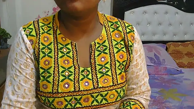 Snapshot of esita_1212 chatting on 01-11-26, 02:40 esita 1212 online show from 01-11-26, 02:40