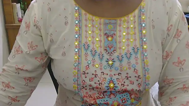Snapshot of esita_1212 chatting on 05-19-26, 02:02 esita 1212 online show from 05-19-26, 02:02