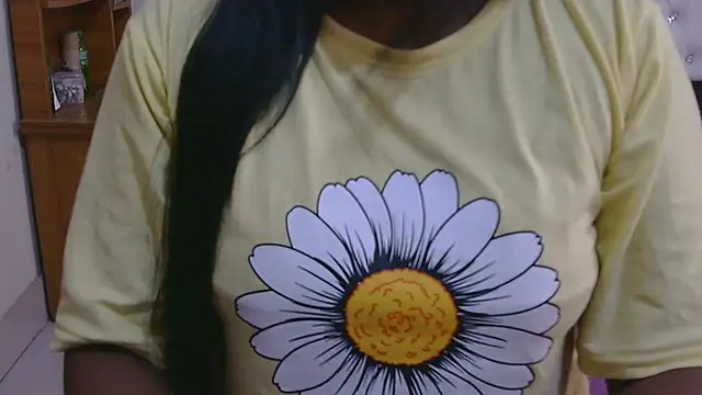 Snapshot of esita_1212 chatting on 04-24-26, 03:52 esita 1212 online show from 04-24-26, 03:52