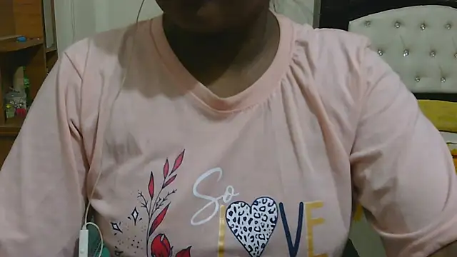 Snapshot of esita_1212 chatting on 05-02-26, 01:16 esita 1212 online show from 05-02-26, 01:16