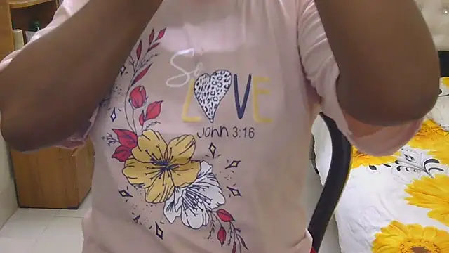 Snapshot of esita_1212 chatting on 05-21-26, 04:48 esita 1212 online show from 05-21-26, 04:48