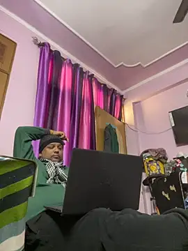 Dick 6inches online show from 11-22-25, 05:39