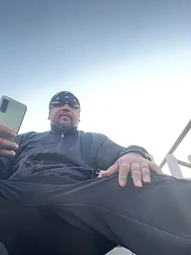 Snapshot of Dick_6inches chatting on 02-25-26, 02:12 Dick 6inches online show from 02-25-26, 02:12