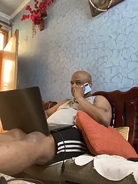 Dick 6inches online show from 04-10-26, 11:39