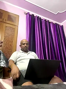 Dick 6inches online show from 10-12-25, 03:35