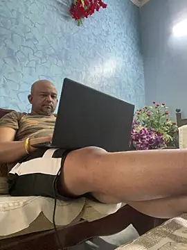 Snapshot of Dick_6inches chatting on 02-26-26, 02:55 Dick 6inches online show from 02-26-26, 02:55