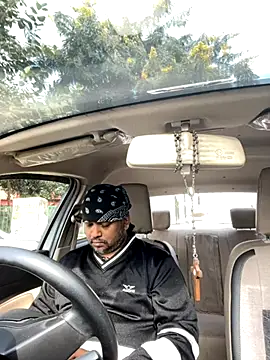 Dick 6inches online show from 11-30-25, 05:19