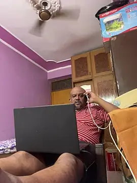 Snapshot of Dick_6inches chatting on 06-17-26, 07:52 Dick 6inches online show from 06-17-26, 07:52