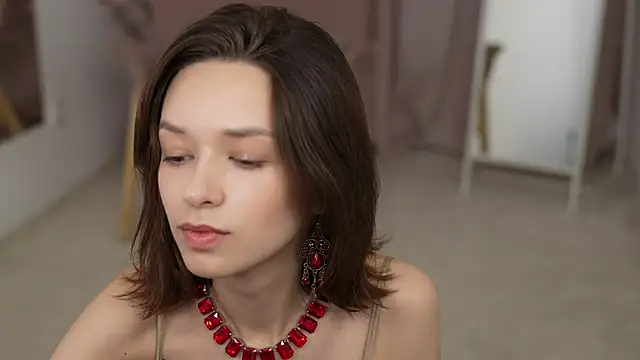 Snapshot of VivianLy_ chatting on 12-24-24, 07:49 VivianLy  online show from 12-24-24, 07:49