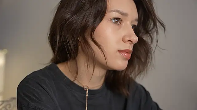 Snapshot of VivianLy_ chatting on 01-24-25, 08:44 VivianLy  online show from 01-24-25, 08:44