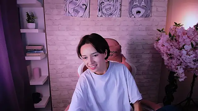 Snapshot of VivianLy_ chatting on 09-24-25, 11:28 VivianLy  online show from 09-24-25, 11:28