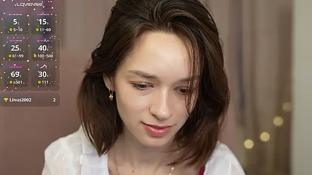 Snapshot of VivianLy_ chatting on 12-03-24, 10:45 VivianLy  online show from 12-03-24, 10:45