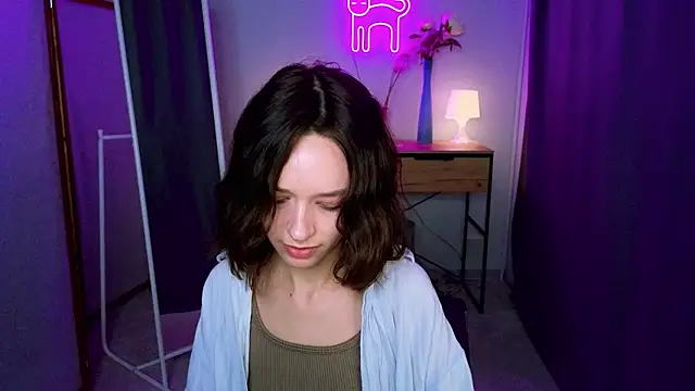 Snapshot of VivianLy_ chatting on 02-02-25, 03:39 VivianLy  online show from 02-02-25, 03:39